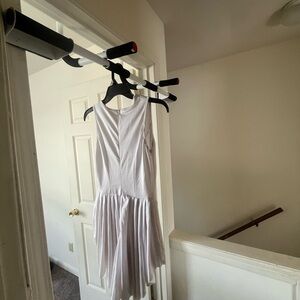 Elegant White Sleeveless Dress